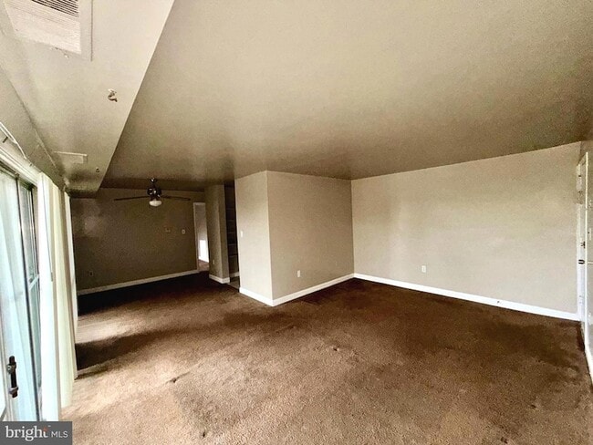 Building Photo - 9282 Adelphi Rd