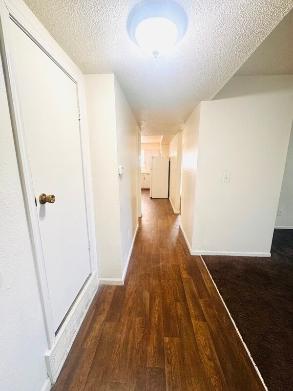 Foto del edificio - 1415 W Maple Ave