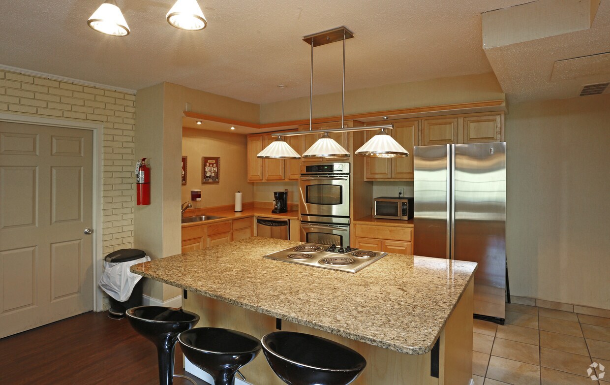 Amberley House Apartments Cincinnati Oh Apartments Com