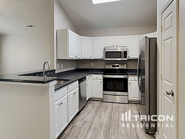 Building Photo - 5434 Peachwood Dr