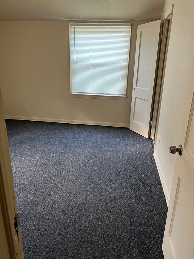 Building Photo - 2348 E 37th St