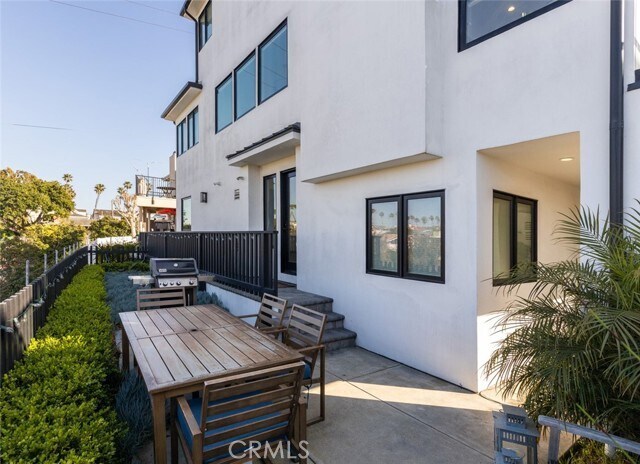 Foto del edificio - 314 Dahlia Pl