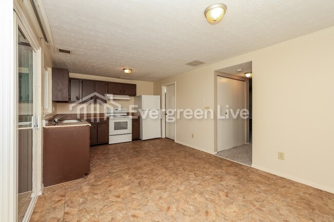 Building Photo - 7757 Mt Hood