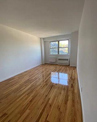 Building Photo - 3 bedroom in BRONX NY 10473