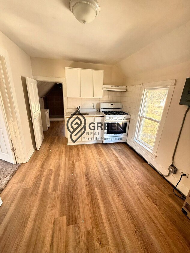 Foto del edificio - 641-645 N Indiana Ave