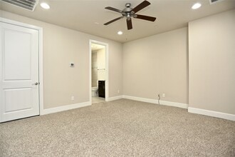 Building Photo - 4009 Lillian St