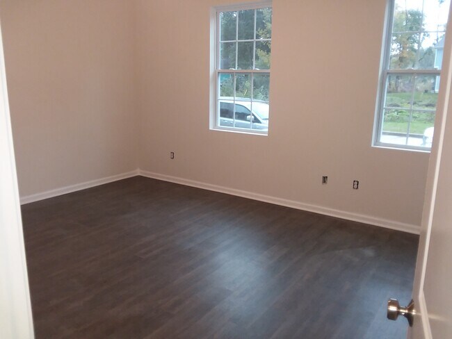 Foto del edificio - 347 Canfield Ln