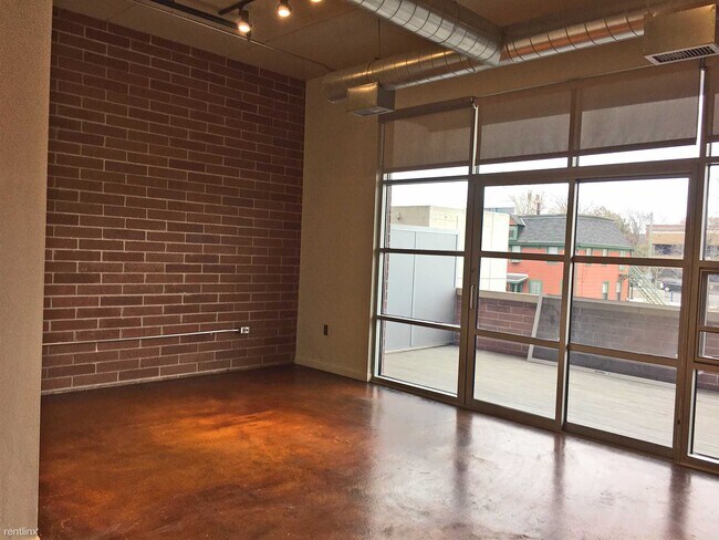 Foto del edificio - 2 br, 2 bath Condo - 322 E Liberty St Apt 5