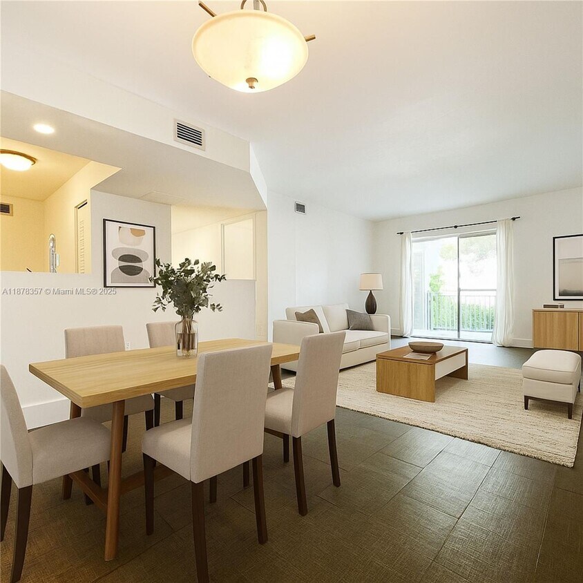 Foto principal - 8540 SW 212th St