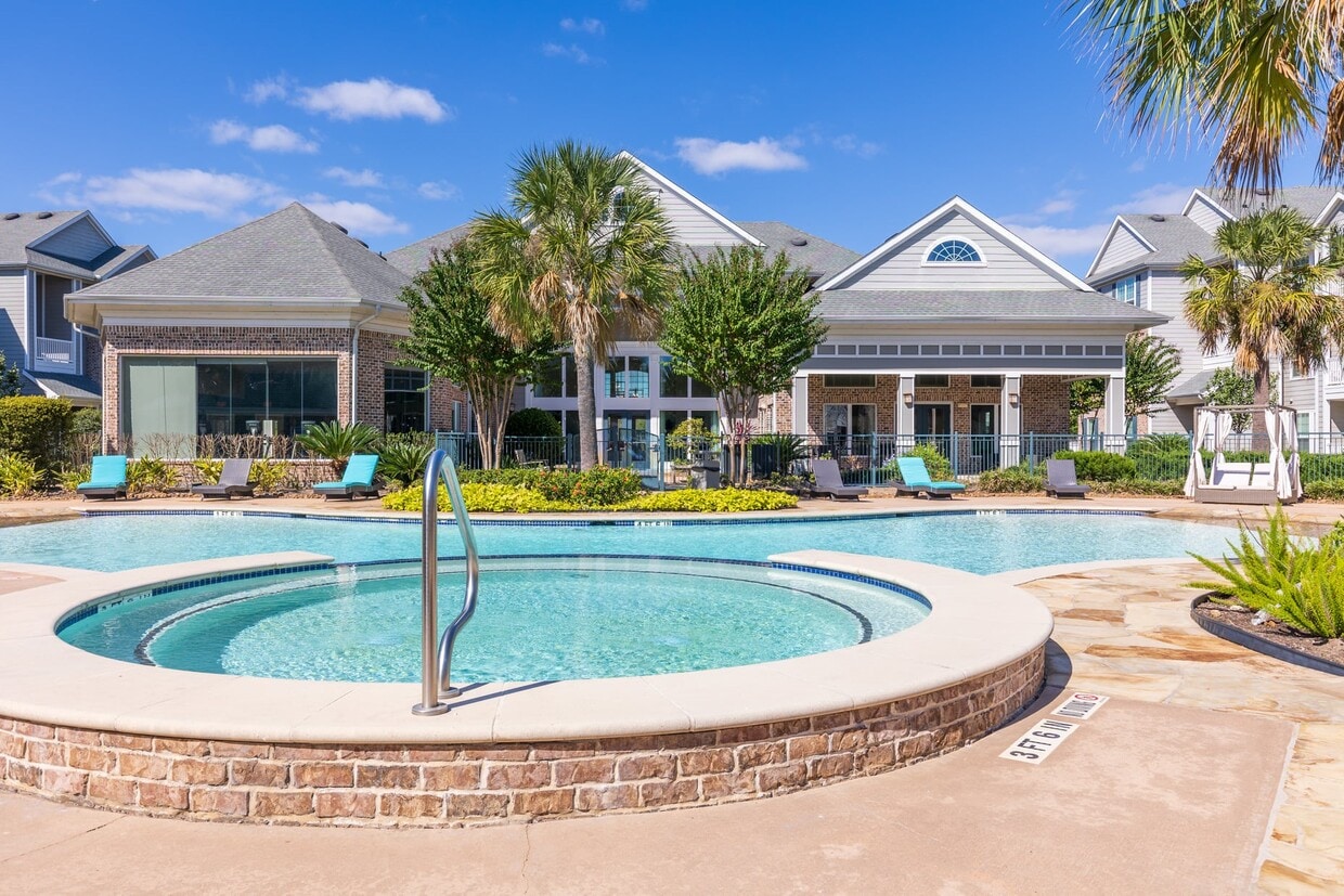 Foto principal - 22631 Colonial Pkwy