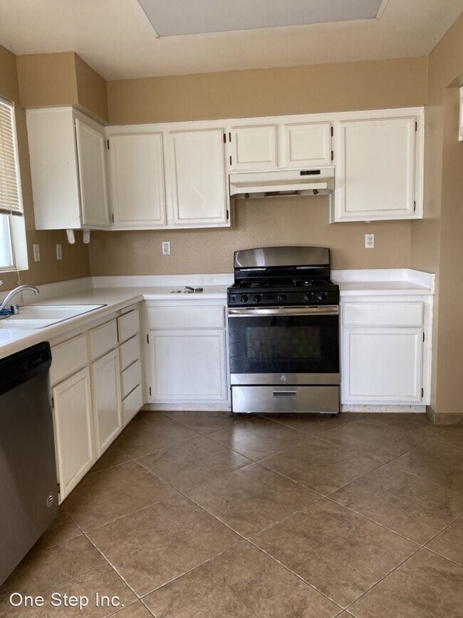 Foto del edificio - 3 br, 2 bath House - 42999 Berkley Av