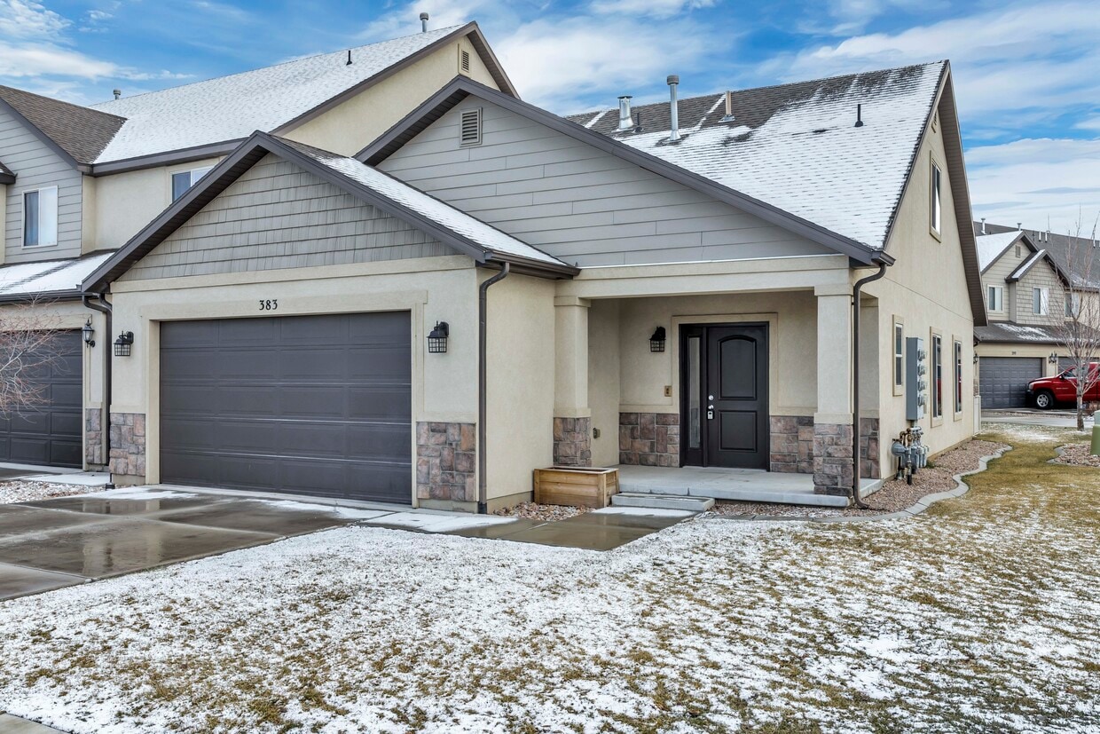 383 Spanish Trails Blvd, Spanish Fork, UT 84660 Townhome Rentals in