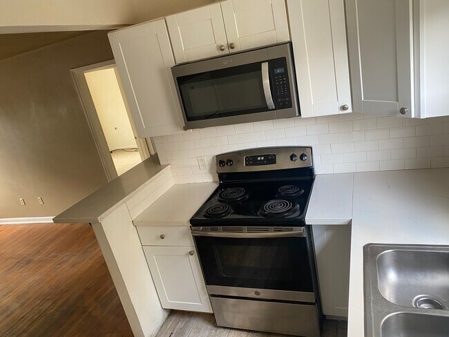Kitchen - 8615 S Claiborne Ave