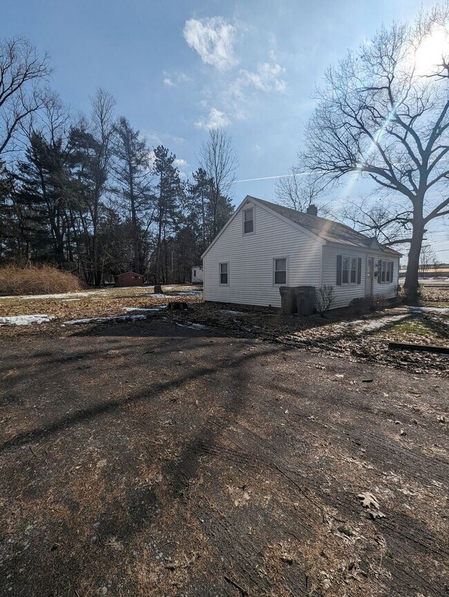 Building Photo - 4 Mohawk Acres