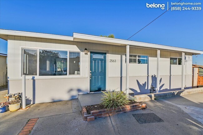 Foto del edificio - 2563 Roseview Pl