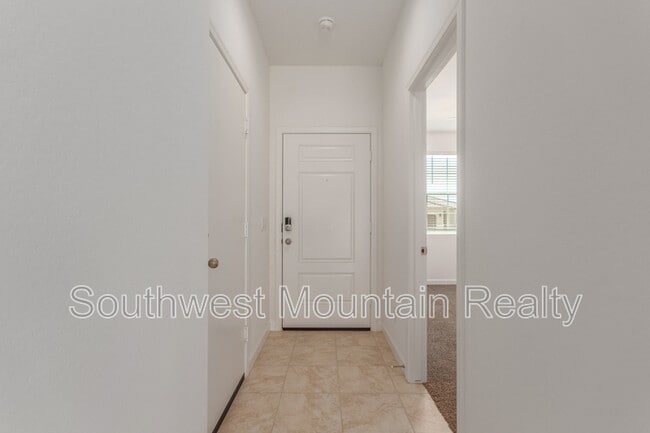 Foto del edificio - 38210 W Excussare Wy