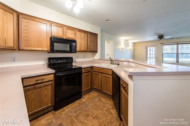 Building Photo - 1381 Millbrook Trail