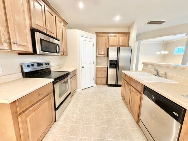 Foto del edificio - 240 Summer Hill Way