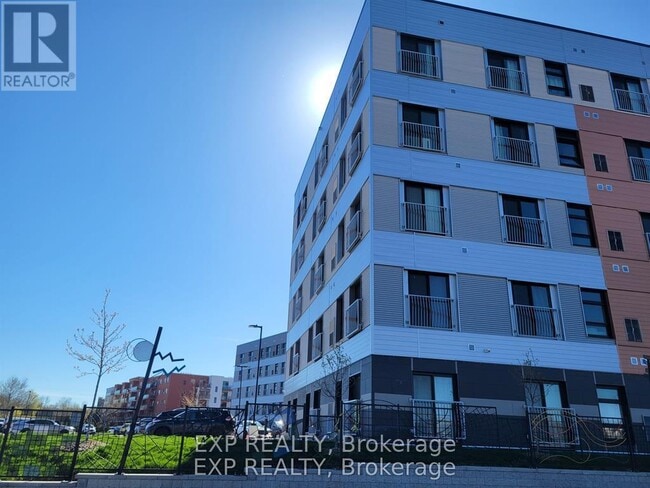 Building Photo - 75-475 Barrie Rd