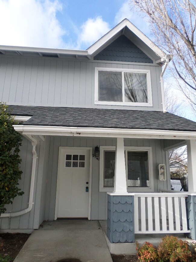 Building Photo - 2540 Siskiyou Blvd