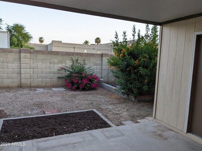 Building Photo - 4507 E Contessa St