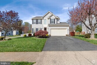 Building Photo - 6 Beau Ridge Dr