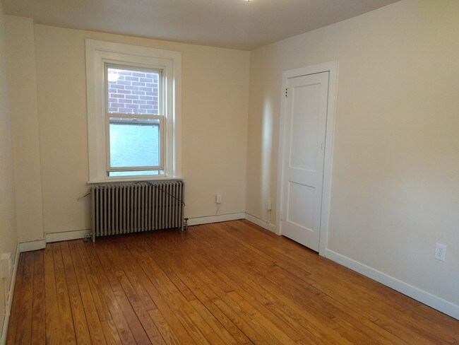 Building Photo - 510 W Walnut St