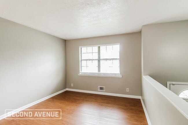 Foto del edificio - 2237 Rocklane Dr