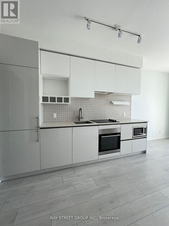 Photo du bâtiment - 950-2950 Portage Pkwy