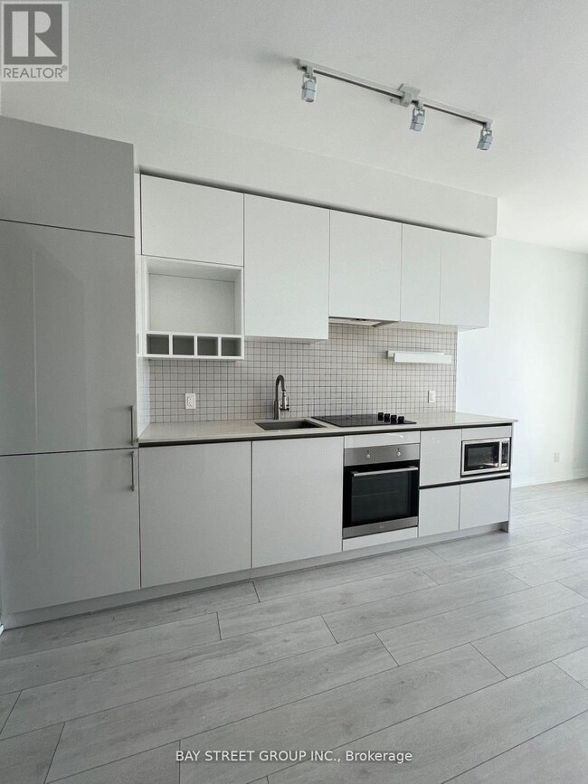 Photo du bâtiment - 950 Portage Pkwy