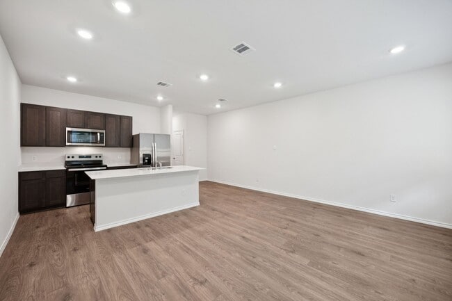 Building Photo - 7020 Vining Dr