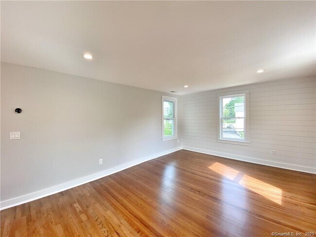 Foto del edificio - 40 Spring Hill Ave