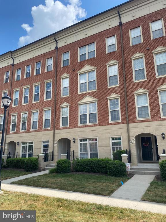 Foto del edificio - 8049 Crescent Park Dr