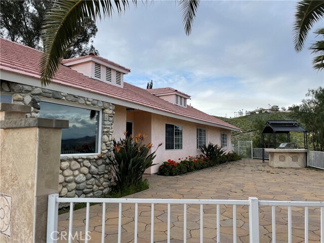 Building Photo - 24360 Conejo Dr