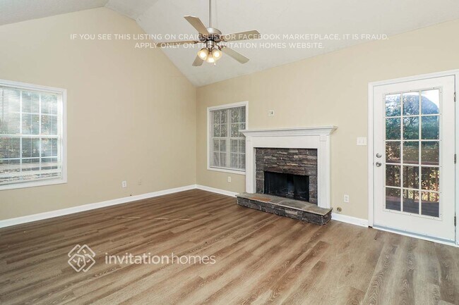 Foto del edificio - 1695 Hampton Pass