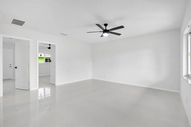 Foto del edificio - 1901 NW 14th Ave