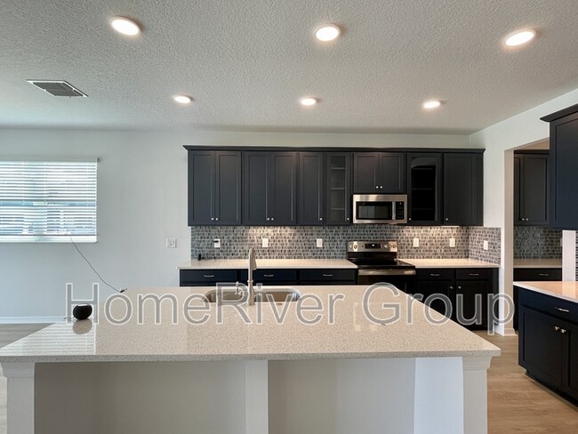 Building Photo - 10701 New Morning Dr