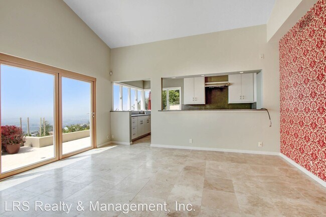 Building Photo - 2 br, 2.5 bath House - 8326 Grand View Dr.
