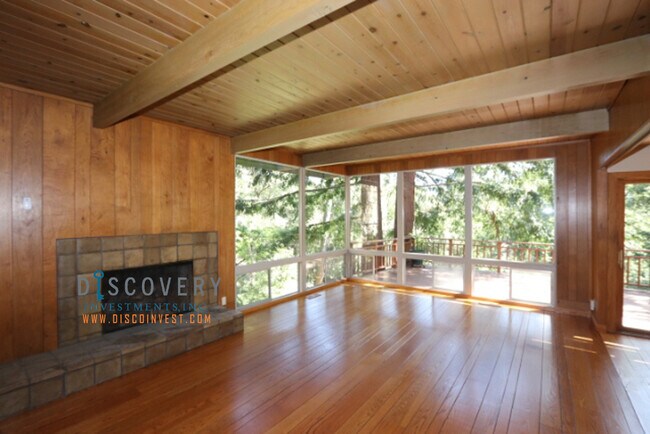 Building Photo - Contemporary Montclair 3+ Bedroom Canyon H...