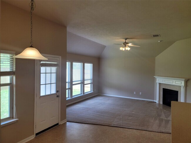 Foto del edificio - 1010 Hannah Falls Ln