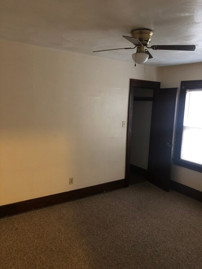 Foto del edificio - 1033 E 28th St