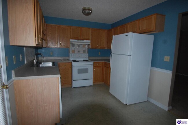 Building Photo - 711 Andra Dr