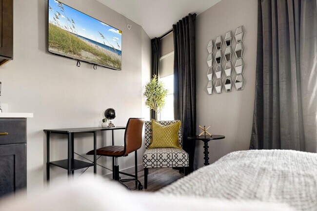 Building Photo - 98 Cottage St