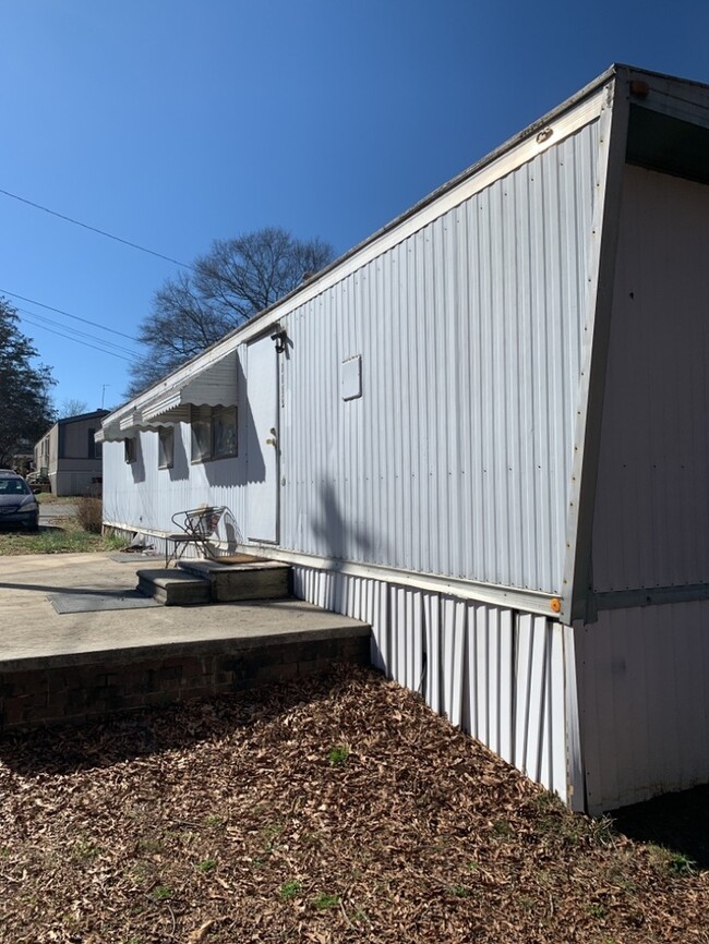 Foto del edificio - Mobile Home in Greenville