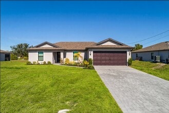 Building Photo - 839 Yellowbird Dr
