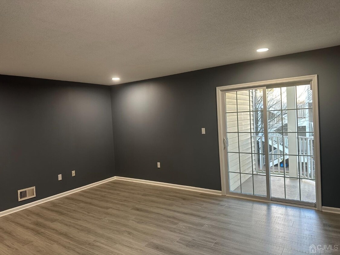 41 Dartmouth Way, North Brunswick Township, NJ 08902 Condo for Rent in North Brunswick