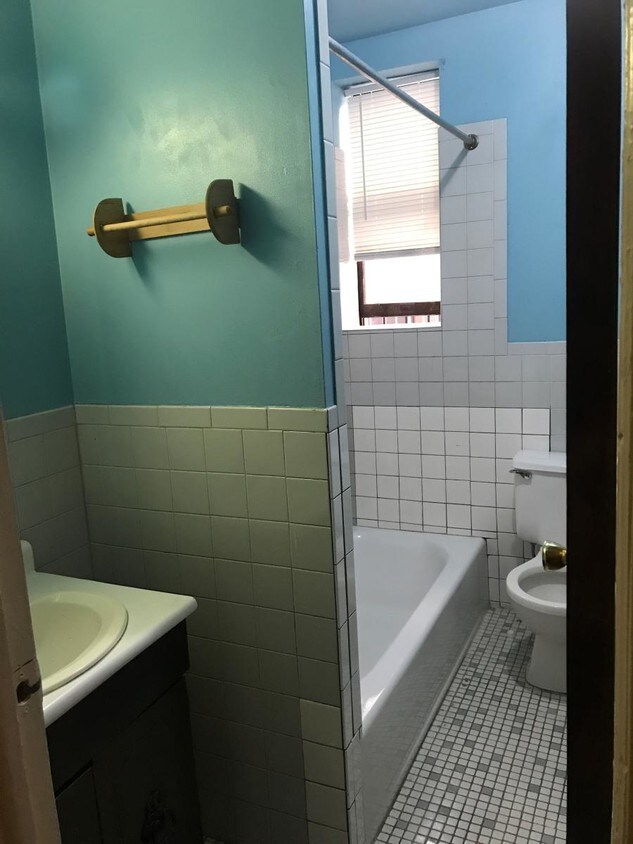 Foto principal - 403 Rockaway Pkwy