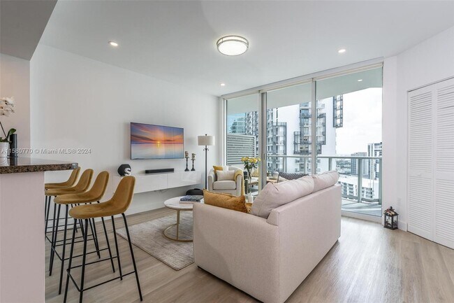 Foto del edificio - 300 S Biscayne Blvd