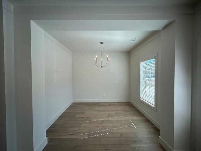 Foto del edificio - Brand New Townhome off Wire Rd, Close to Vet School and City Soccer Complex