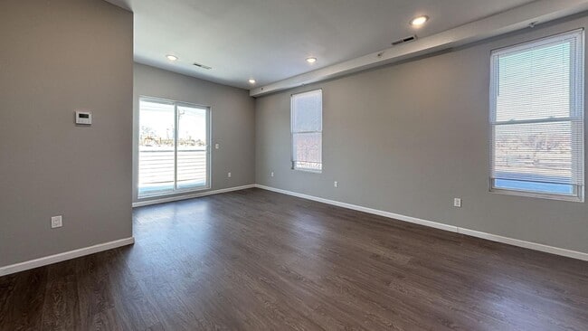 Foto del edificio - 275 S 56th St